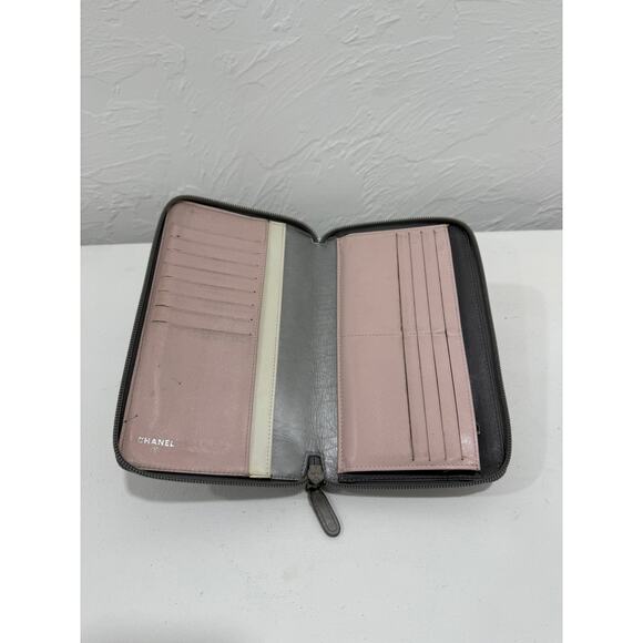 Chanel Quilted Lambskin CC Logo Accent Zip Around Wallet Silver - Picture 4 of 5